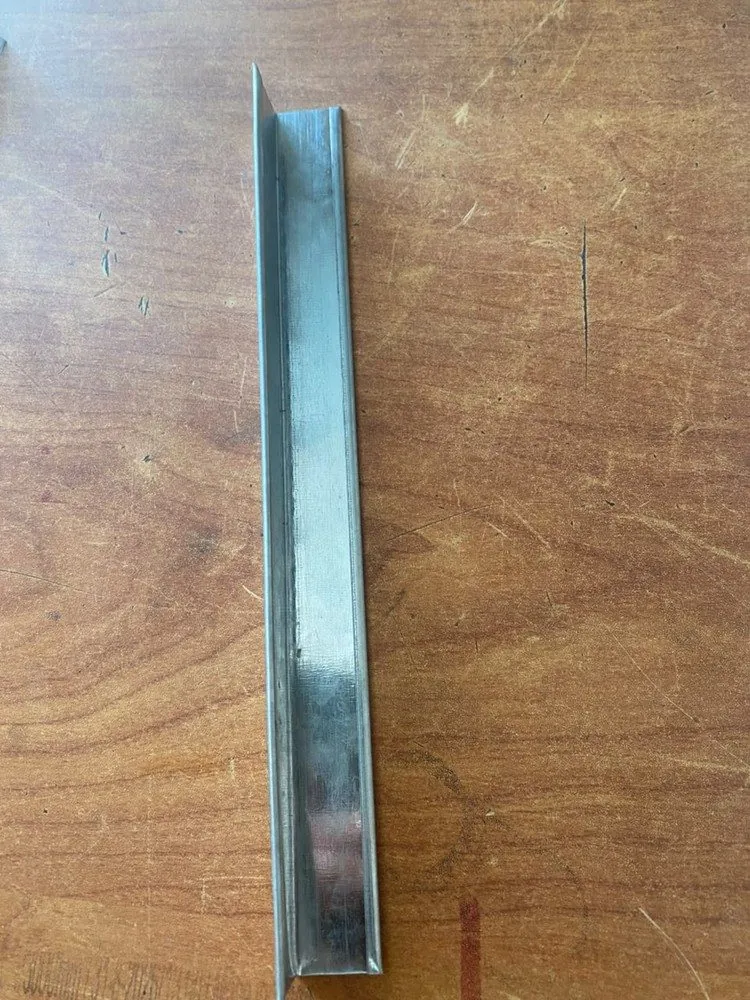 Wall angle, reverse