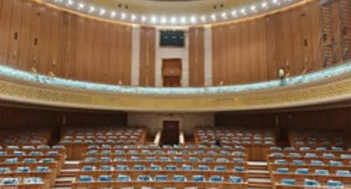 إضاءة القاعة الكبرى